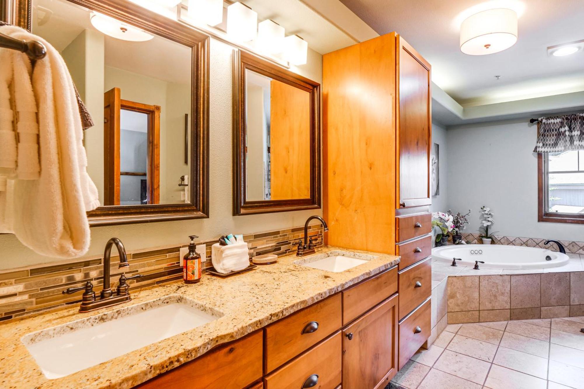 Breck Condo With Pool And Hot Tub Access Walk To Lift Breckenridge Exterior photo